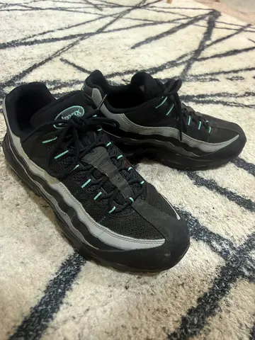 Men’s Nike Airmax EU Size 9