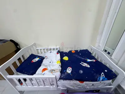 Toddler bed 140x70 with mattress and glow in the dark comforter set