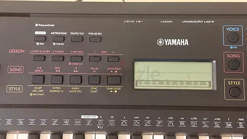 Yamaha Keyboard with bag