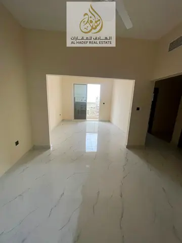 🔥 شقة للإيجار السنوي في عجمان – الجرف 3 – غرفتين وصالة مع 3 حمامات وبلكونة – أول ساكن �