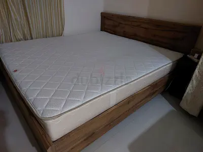 King bed 180x180Bed with Mattress from.home.box flawless.using just every 3 mnts.