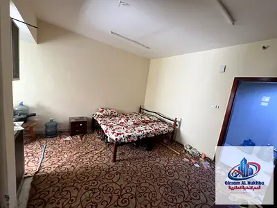 بالشارقة استوديو في الغوير، مطبخ منفصل، غاز مركزي، تصميم عملي، الإيجار 16,000 درهم، 4 أو 6 دفعات، تأمين شيك