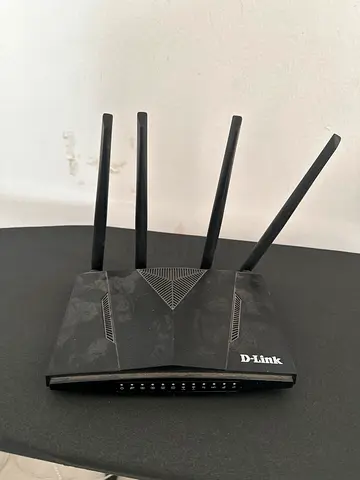 D-Link Router with Multiple Antennas