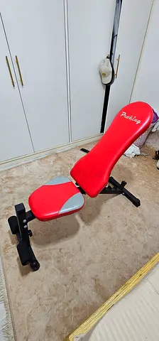 Adjustable heavy duty workout bench