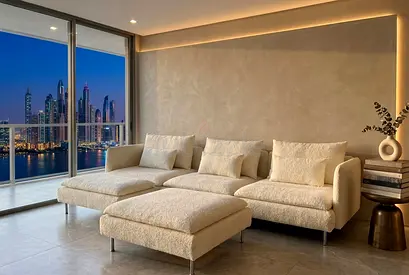 Contemporary 3-seater sofa set with a large ottoman. Great for stretching out and enjoying your free