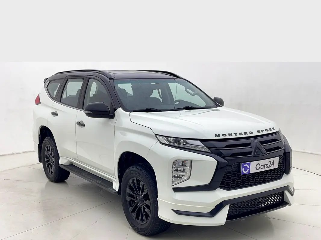 Mitsubishi Montero Sport 2023 — photo 1 of 13