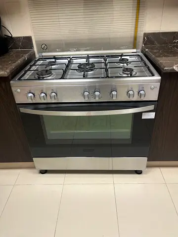 Sturdy Gas Range with Oven
