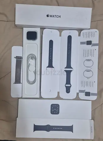 Apple watch SE 1st Gen 44mm Cellular , with charger and an extra strap.