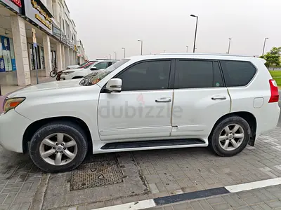 Lady driven, Lexus in mint condition.