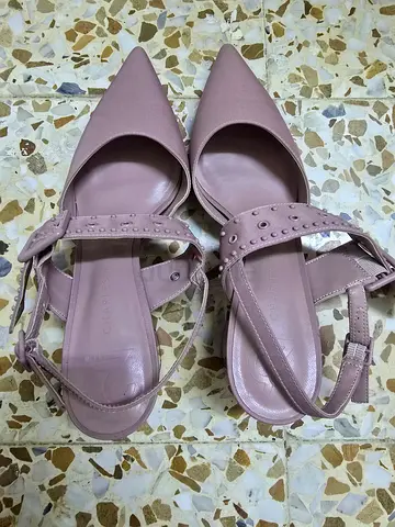 Elegant Pink Pointed-Toe Heels