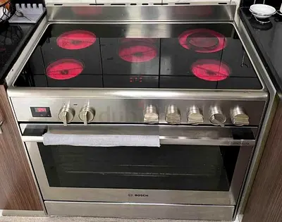 New BOSCH Series 8 Model 5 Eyes Full Electric Ceramic Cooker Range Size 90 cm