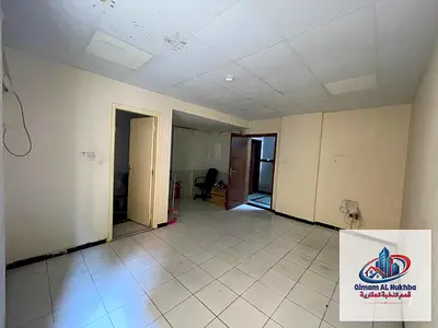 أجمل استديو بأبو شغاره -مساحه كبيره -تكييف ويندو -غاز مركزي -مطبخ منفصل -تشطيبات ممتازه جدا