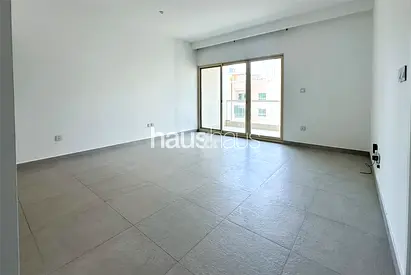 Pool and Gym Access | High Floor | Upgraded 2 Bed