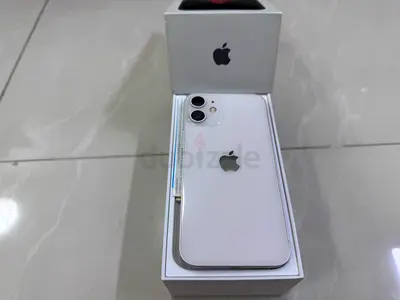 Apple iPhone12mini with Candy Crush