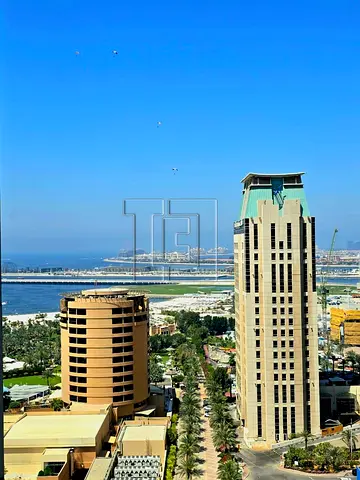 شقة بغرفتي نوم بإطلالة على النخيل والبحر | شاغرة | جاهزة للسكن