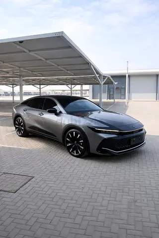 2023 TOYOTA CROWN PLATINUM - FULL OPTION -GCC SPECS- 83,000KM - TWO TONE- CLEAN AND WELL MAINTAINED