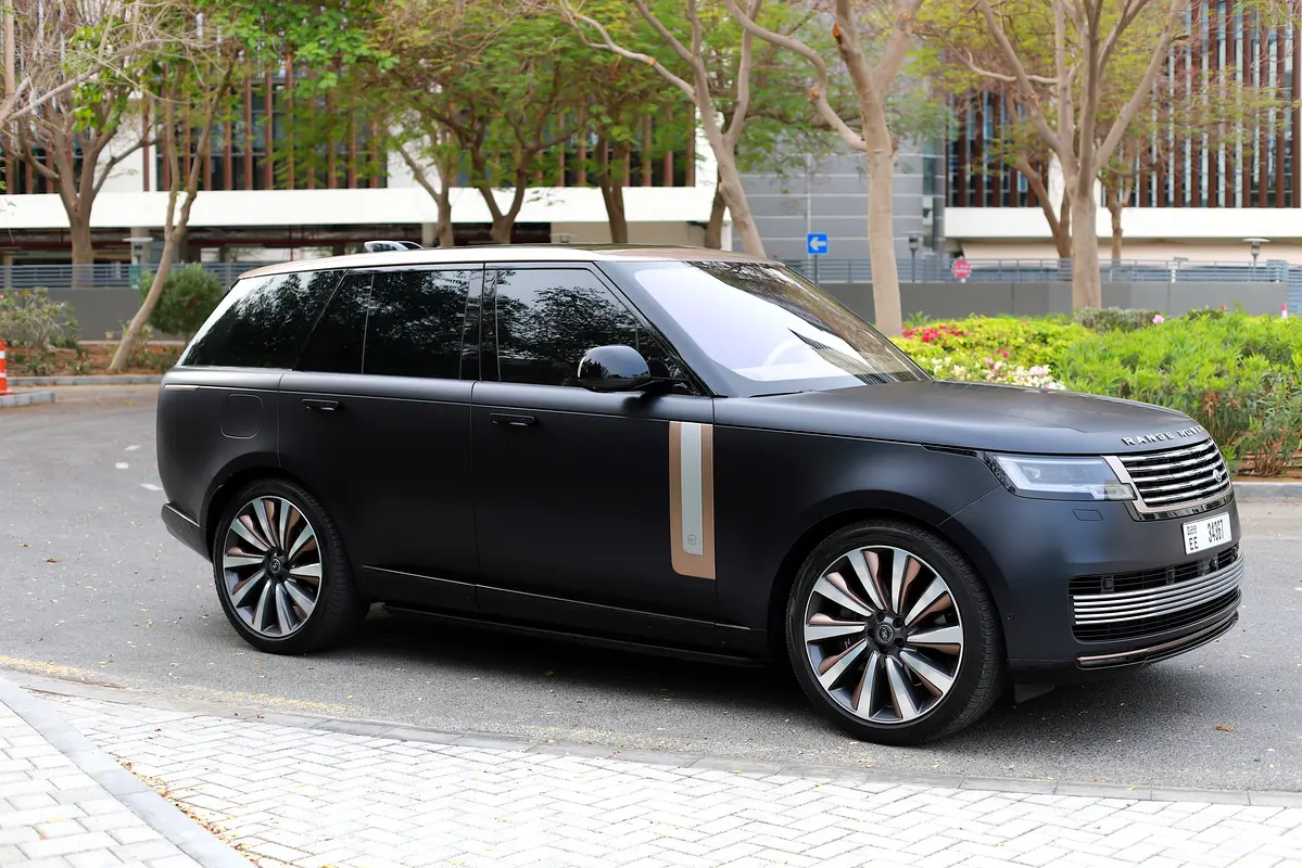 Land Rover Range Rover 2023 — photo 1 of 19