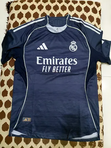 قميص ريال مدريد الثاني نسخة اللاعبين