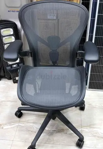 Herman Miller Remastered Office Chair Size B And C for sale excellent condition