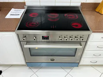Bertazoni 5 burner electric ceramic cocker size 90cm