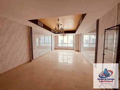 بالشارقة شقة غرفتين وصالة في الخان، إطلالة بحرية، بلكون، غرفة خادمة ماستر، غرفة تخزين، 4 حمامات، باركينج مجاني، تسهيلات دفع