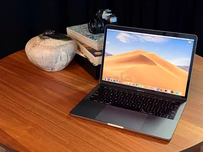 MacBook Pro 13 (A1708) - Processor i5 - 8 RAM - 128 SSD - 10/10 Condition