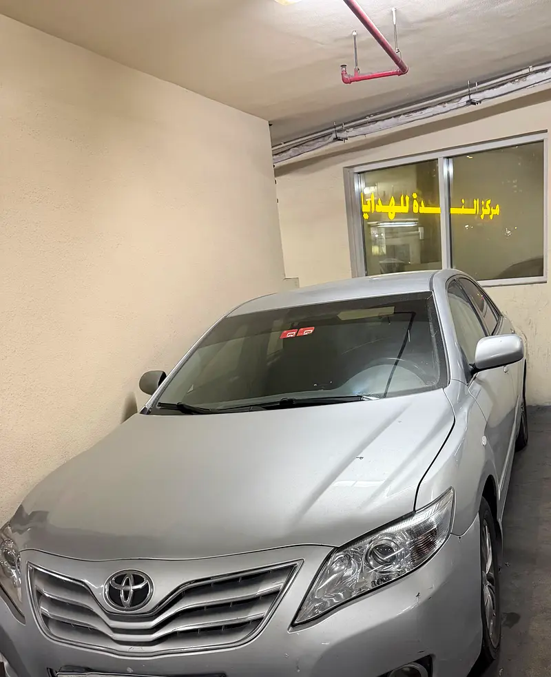 Toyota Camry 2011 — photo 1 of 1