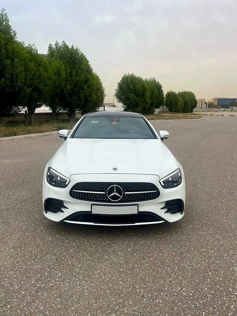 Mercedes-Benz E-Class 2021 — photo 1 of 5