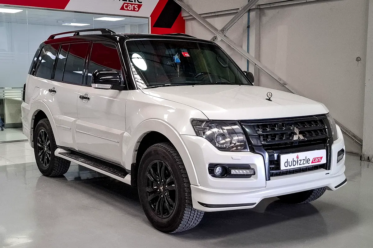 Mitsubishi Pajero 2020 — photo 1 of 13
