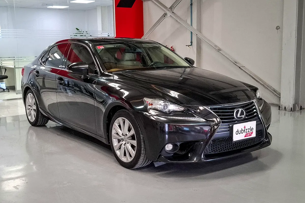 Lexus IS-Series 2016 — photo 1 of 14