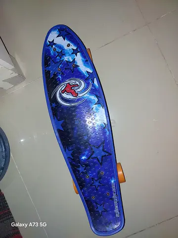 SKATING BOARD FOR SALE