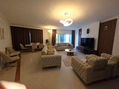 للبيع شقة فاخرة ومميزة في برج السندس مع اطلالة بحرية جاهزة للسكن فورًا! 🌊