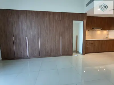 Ready to move- modern design -poll gym and Parking