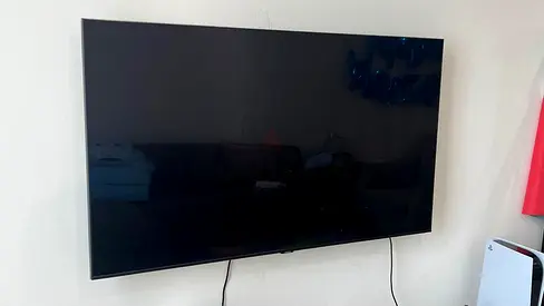 Samsung 55” smart TV for Sale (Screen Cracked) but working just fine