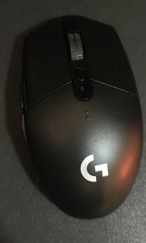 Logitech G304 Wireless Gaming Mouse