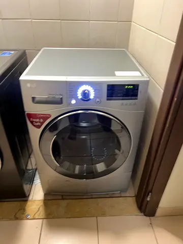 LG 9kg Sensor Dryer Freestanding size 60 by 60 cm