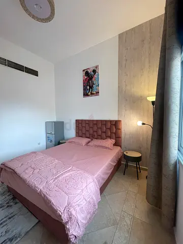 Private cozy room for single female in female only villa