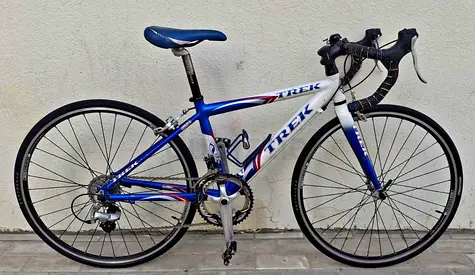 Junior TREK Racing Bike Tiagra group set 8 on 2 speed Tyres Size 600 Carbon forks Aluminium body