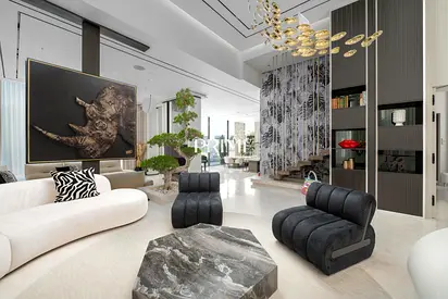 Exclusive | 6 Bedrooms | Lake Villa