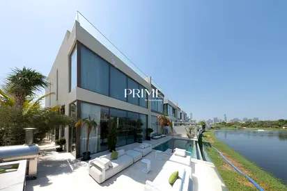 Exclusive | 6 Bedrooms | Lake Villa