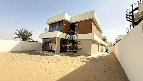 Luxury 3BR Villa) With Maidroom Prime Location Just 150k