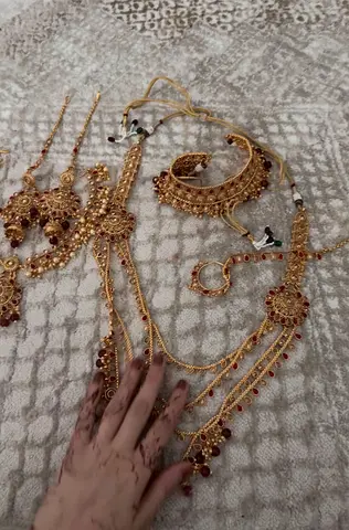 Traditional Bridal Jewelry Set