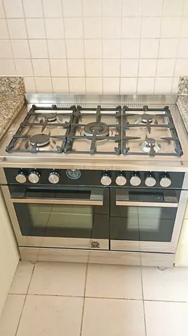 La Germania Top 5 Burner Gas With Dual Electric oven Cooker Range. Made Italy