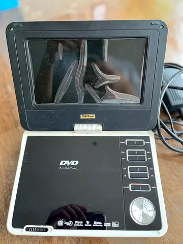 Portable DVD Player with Screen WORKS!