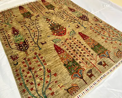 156 x 201 cm - Handmade Tree Design Wool Carpet Fine Quality