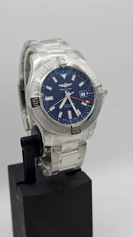 Breitling Avenger GMT 45mm