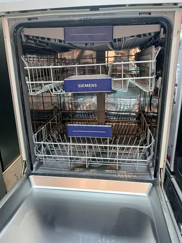 Siemens iq300 3 rake dishwasher latest model  Price 850/-