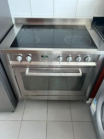ariston brand 5 burner electric cooker like new condition perfect working more details contact me