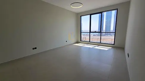 شقة إطلالة بحرية كاملة فخامة لا تُفوّت للبيع في برج العليا✨