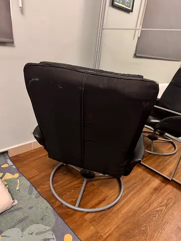 Black leather Chair